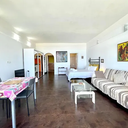 Studio With Direct View Of The Atlantic, Heated Pool, Wifi, 250 Meters To The Beach Apartment Puerto de la Cruz (Tenerife)