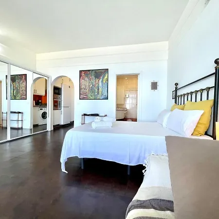 Apartment Studio With Direct View Of The Atlantic, Heated Pool, Wifi, 250 Meters To The Beach Puerto de la Cruz (Tenerife)