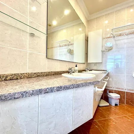 Apartment Studio With Direct View Of The Atlantic, Heated Pool, Wifi, 250 Meters To The Beach